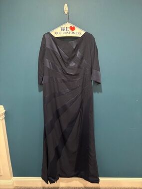 Elegant Navy Evening Dress!
